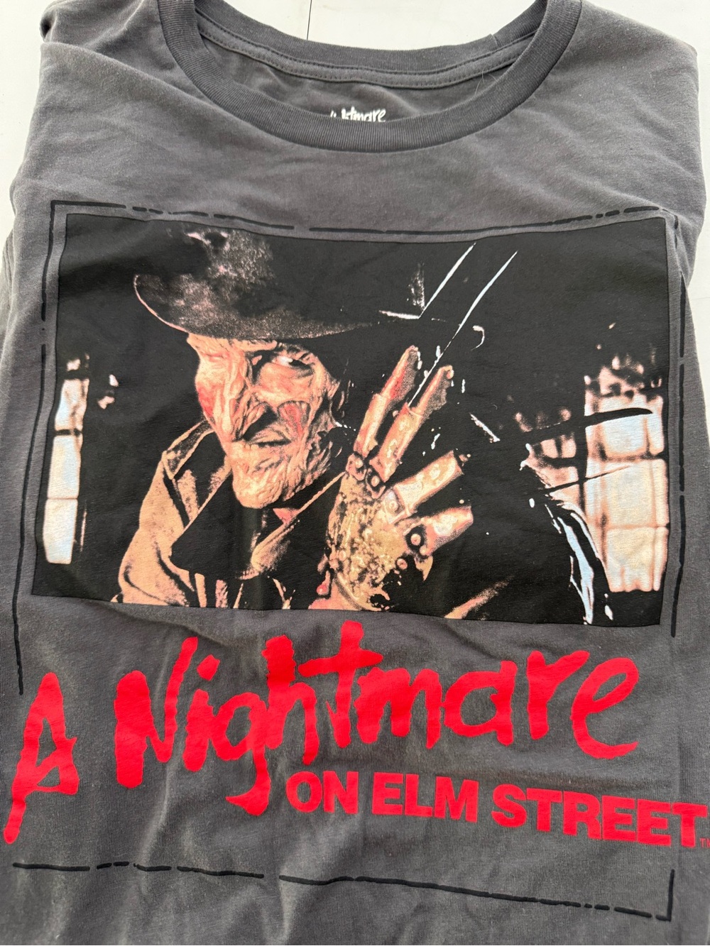 A Nightmare on Elm Street Graphic Crewneck T-Shirt - Gray/Red